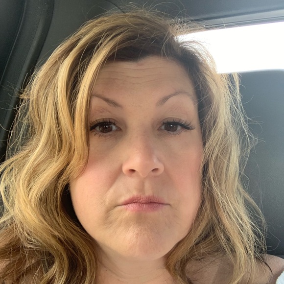 Meet your Posher! - Picture 6 of 8